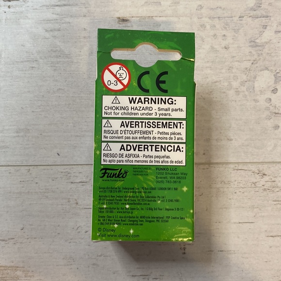 Funko Pop Ursula Metallic Disney Exclusive Pocket Pop Keychain - Picture 6 of 10